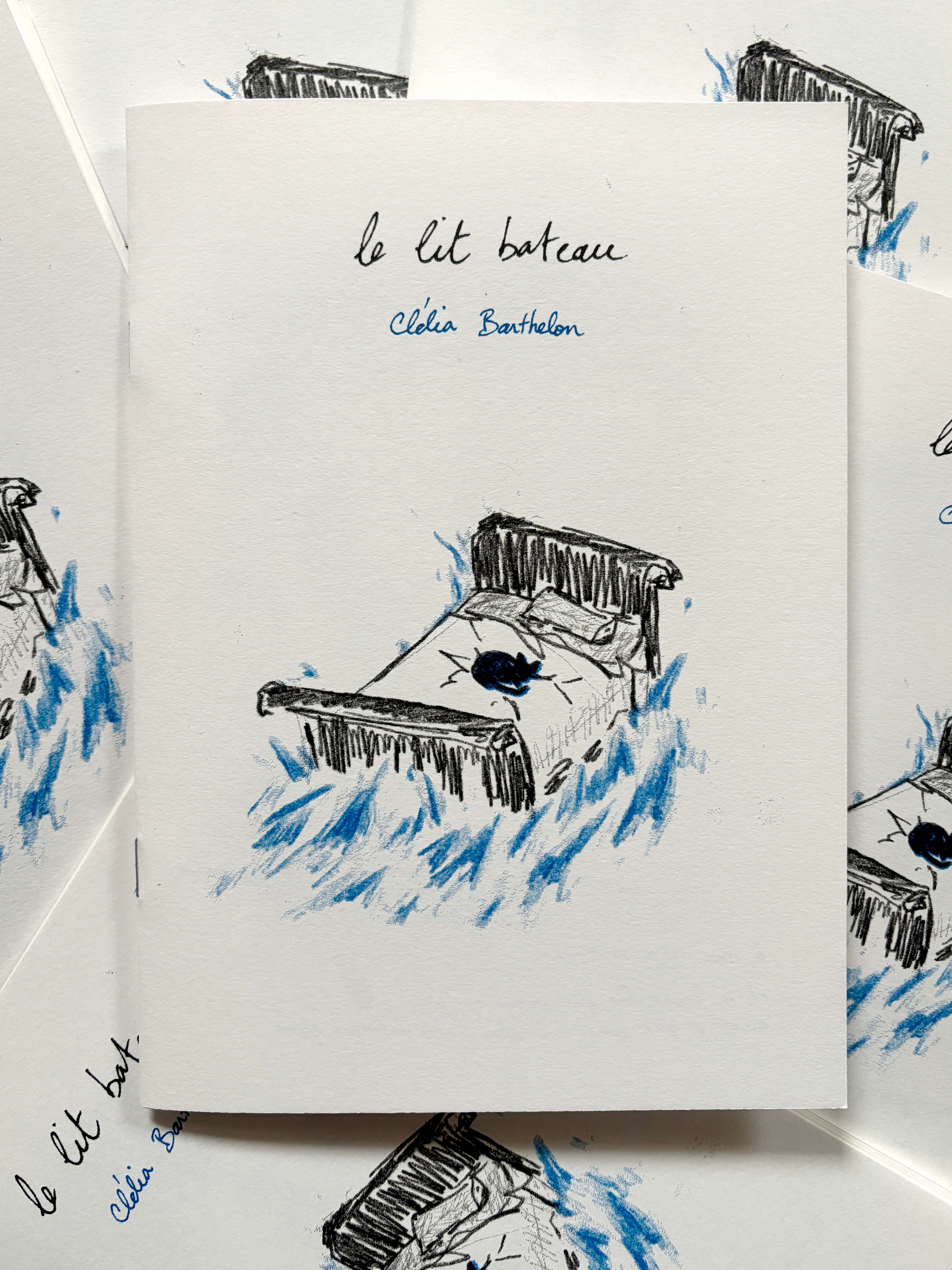 couverture de la BD représentant un chat sur un lit bateau entouré d'eau.